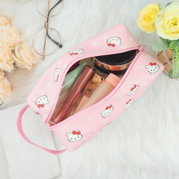 Hello Kitty Makeup Bag - Picture 3 of 3